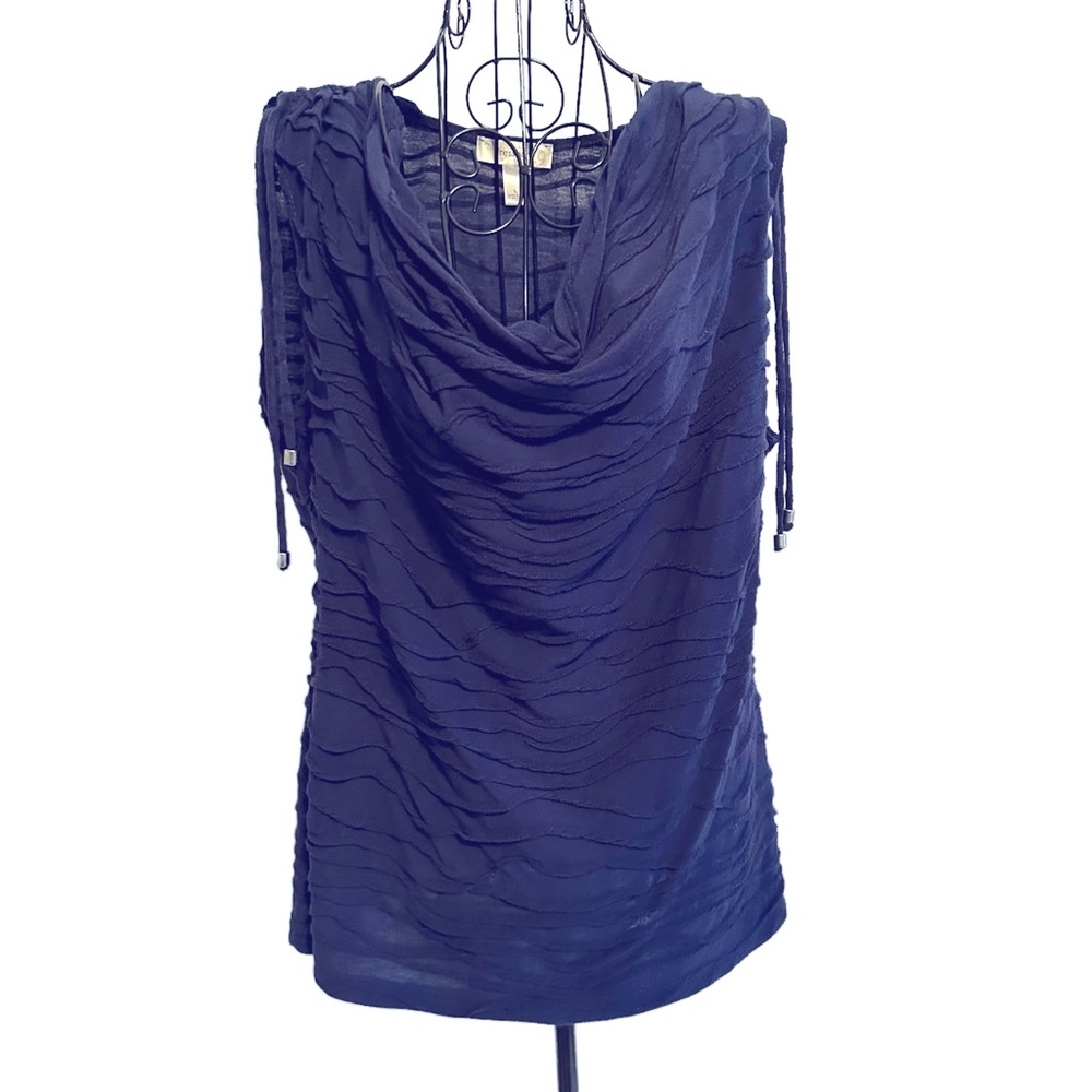 Dress Barn Large tank. Navy Blue w 3 d detail. Side sleeve ties w metal ends